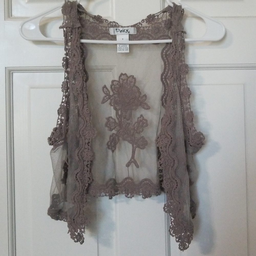 Beautiful lace "vest"?